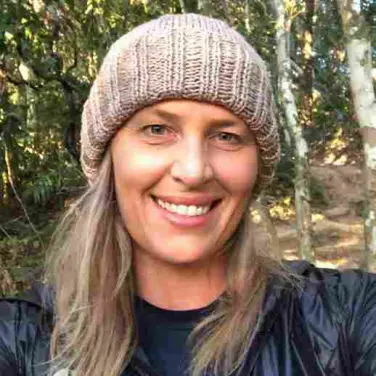 Laura S., 69, Oregon vertiaid buyer